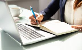 What Does a Copywriter Do? 12 images 8